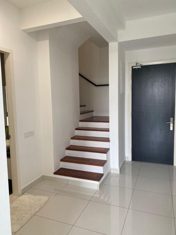 Eco Nest 3 Bedroom Duplex Apartment Nusajaya  Eksteriør bilde